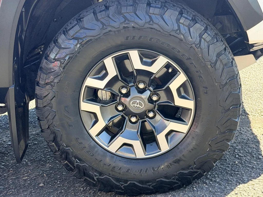 Toyota Tacoma photo 45