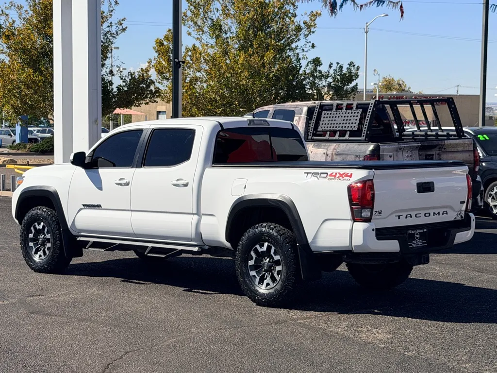 Toyota Tacoma photo 32