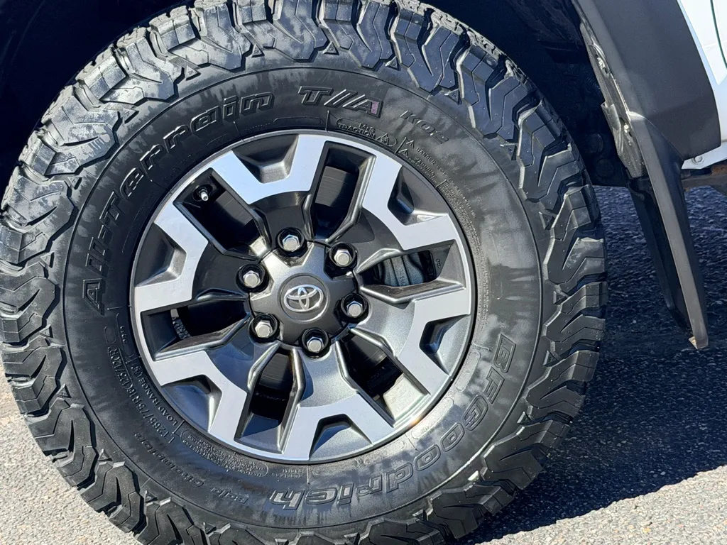 Toyota Tacoma photo 44