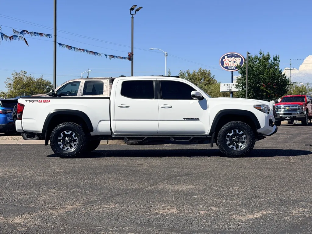 Toyota Tacoma photo 39
