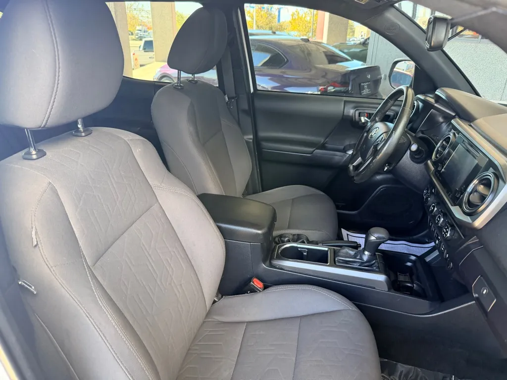 Toyota Tacoma photo 20