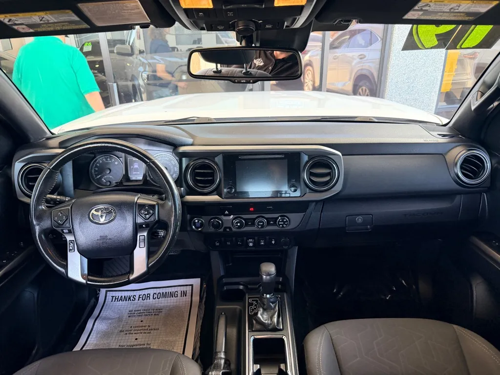 Toyota Tacoma photo 18