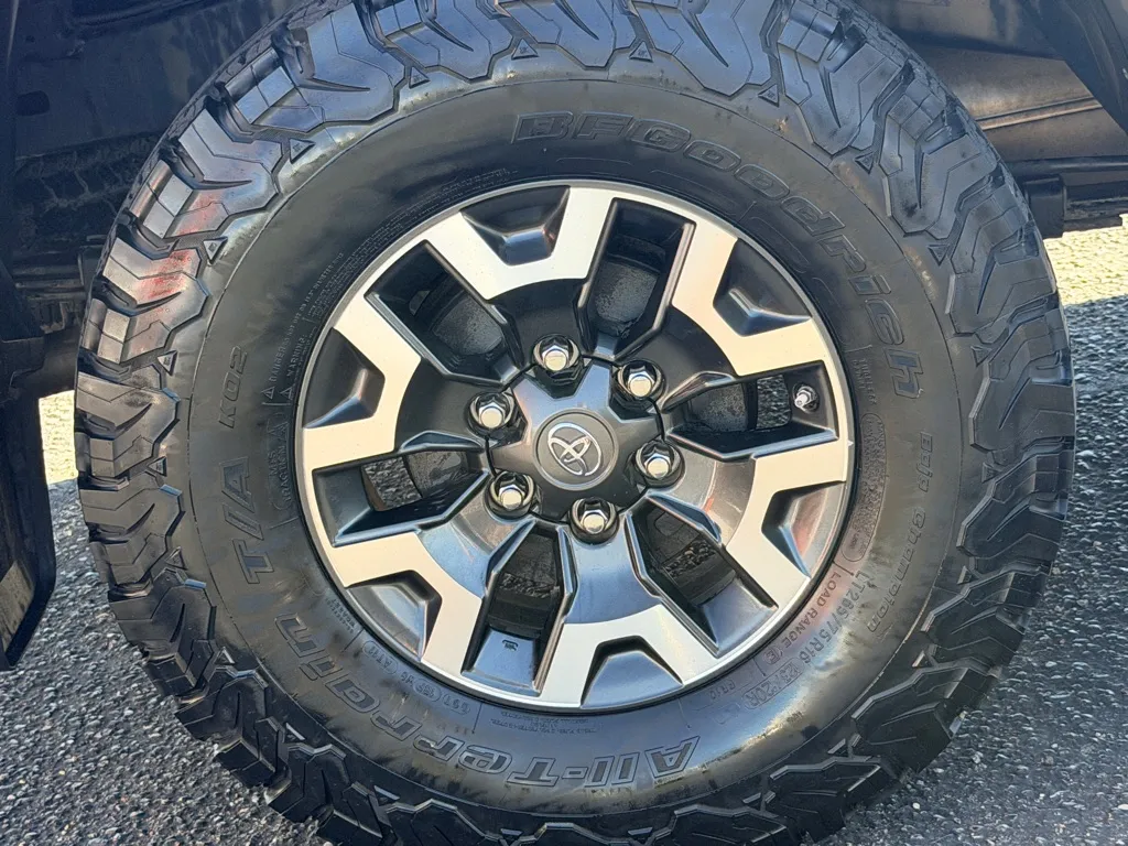 Toyota Tacoma photo 46