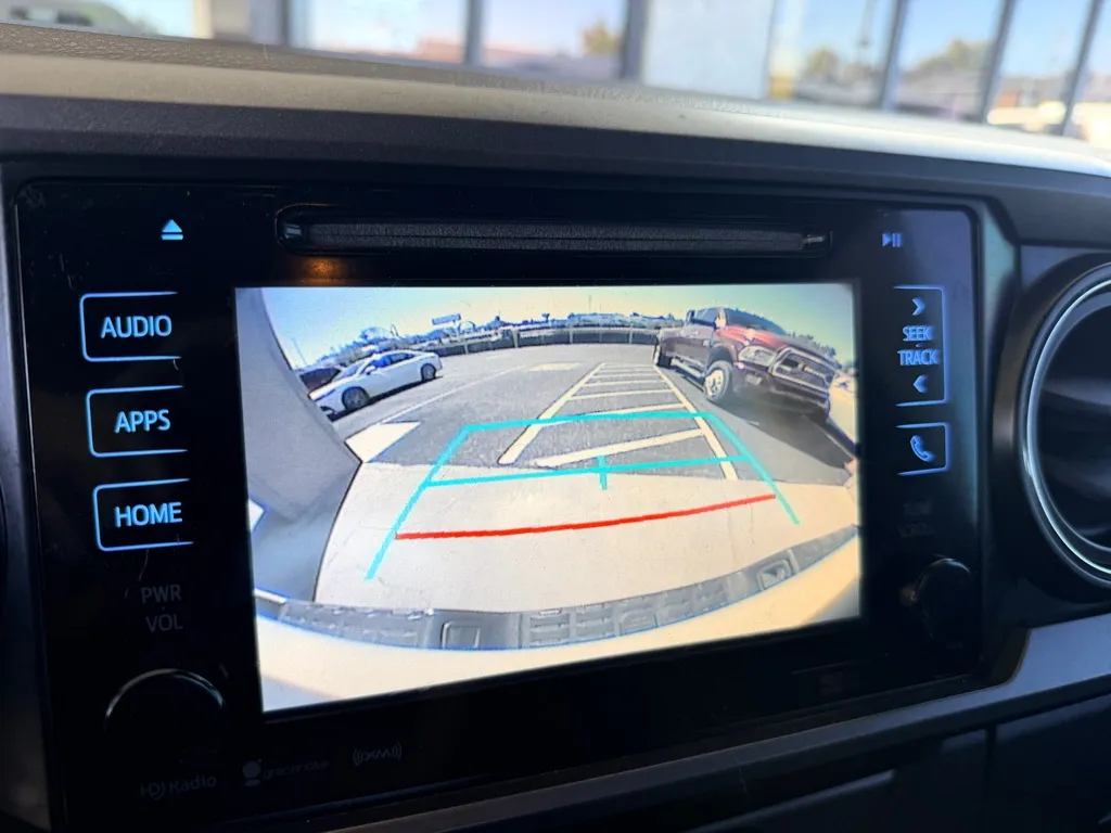 Toyota Tacoma photo 15
