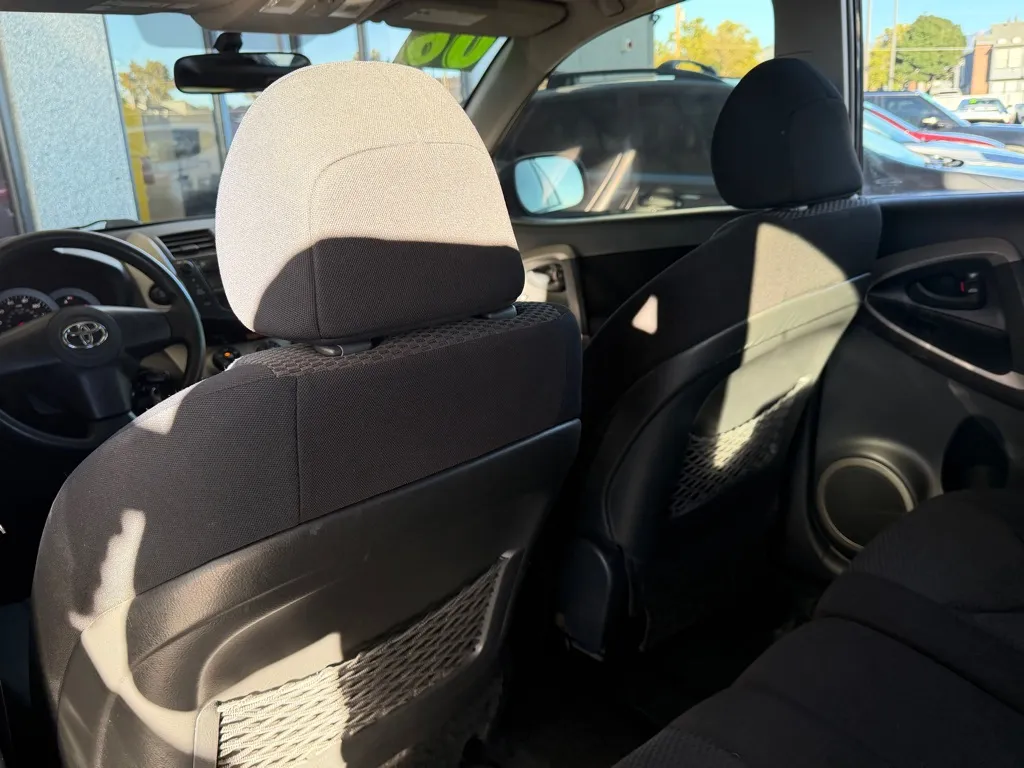Toyota RAV4 photo 17