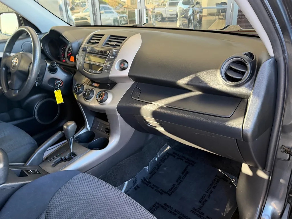 Toyota RAV4 photo 28