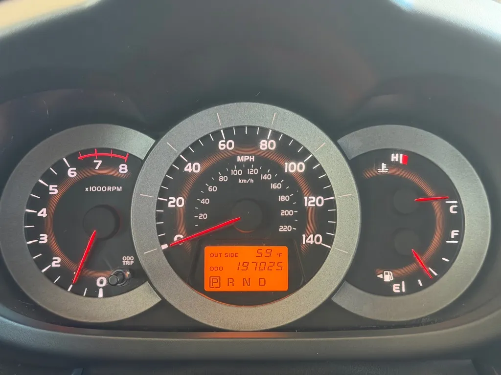 Toyota RAV4 photo 10
