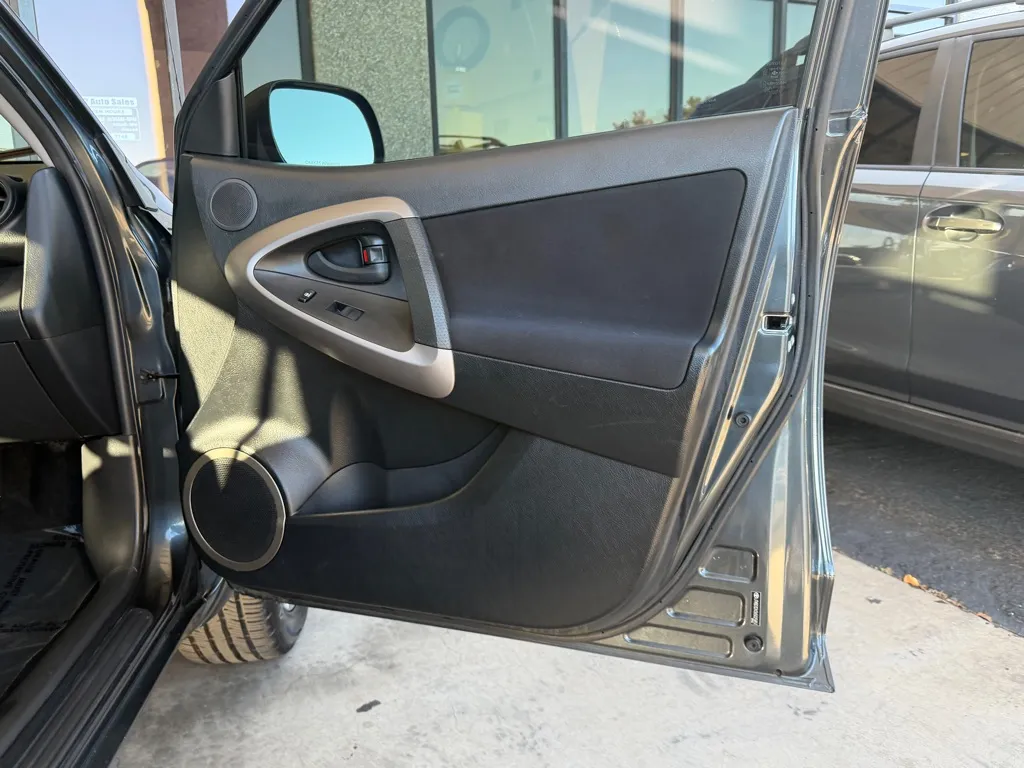 Toyota RAV4 photo 27