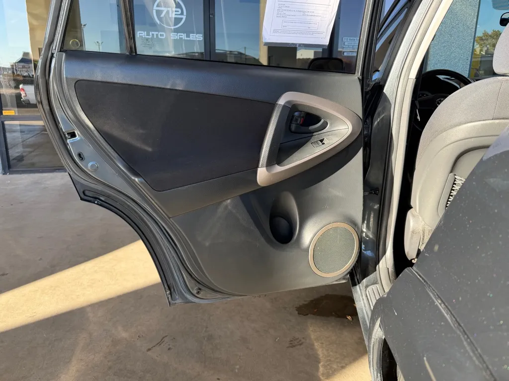 Toyota RAV4 photo 19