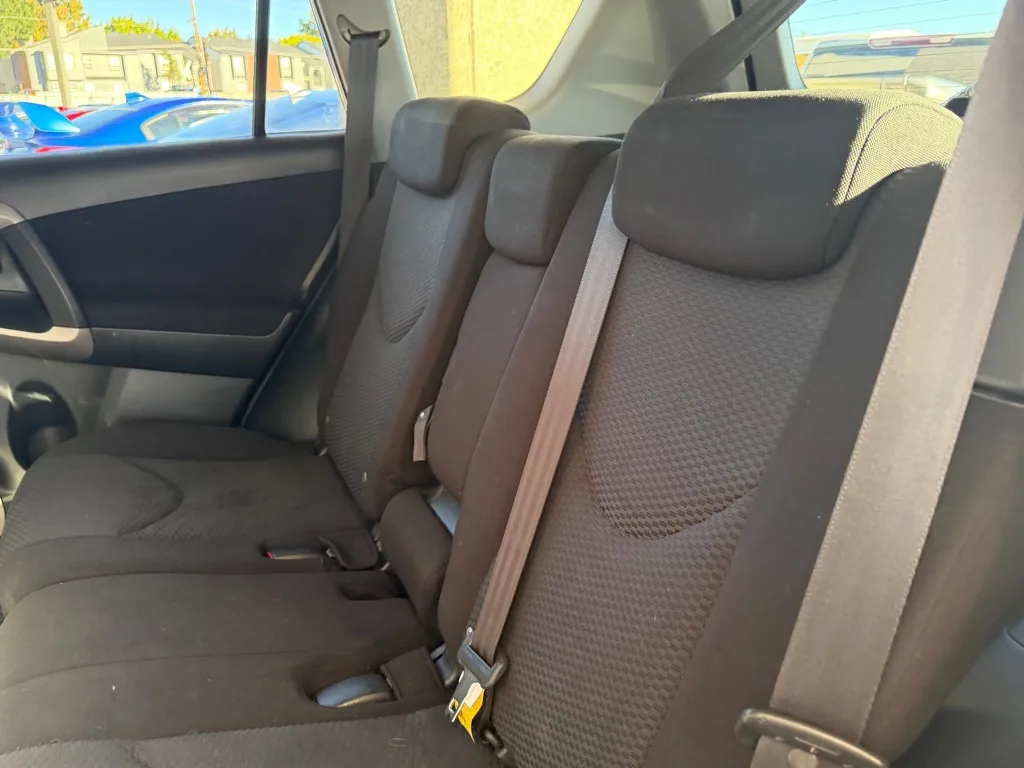 Toyota RAV4 photo 16