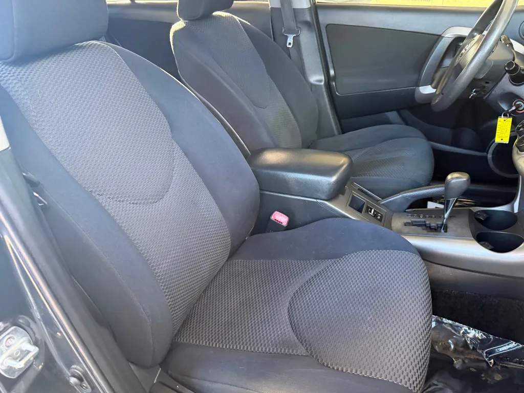 Toyota RAV4 photo 26