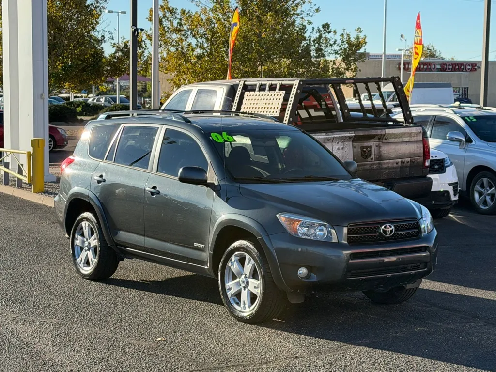 Toyota RAV4 photo 4
