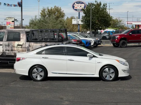 Another view of 2015 HYUNDAI SONATA HYBRID for sale in Albuquerque, NM at 712 Auto Sales