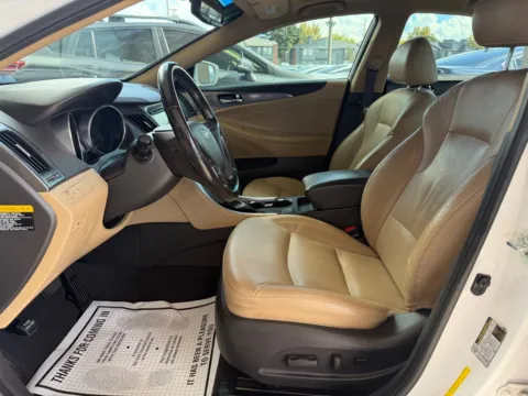 More photos of 2015 HYUNDAI SONATA HYBRID at 712 Auto Sales, NM