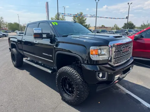 More photos of 2019 GMC SIERRA 2500 DENALI at 712 Auto Sales, NM