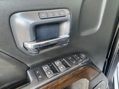 More photos of 2019 GMC SIERRA 2500 DENALI at 712 Auto Sales, NM