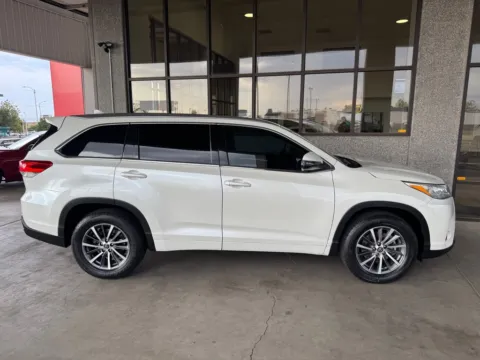 Another view of 2018 TOYOTA HIGHLANDER SE for sale in Albuquerque, NM at 712 Auto Sales
