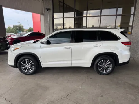 Photos of 2018 TOYOTA HIGHLANDER SE for sale in Albuquerque, NM at 712 Auto Sales