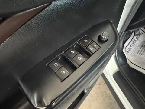 More photos of 2018 TOYOTA HIGHLANDER SE at 712 Auto Sales, NM
