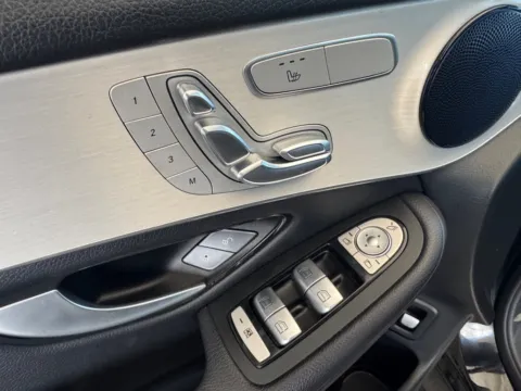 More photos of 2022 MERCEDES-BENZ GLC 300 4MATIC at 712 Auto Sales, NM