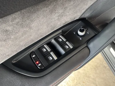 More photos of 2019 AUDI SQ5 PRESTIGE at 712 Auto Sales, NM