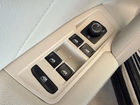 More photos of 2022 VOLKSWAGEN TIGUAN SE R-LINE BLACK at 712 Auto Sales, NM