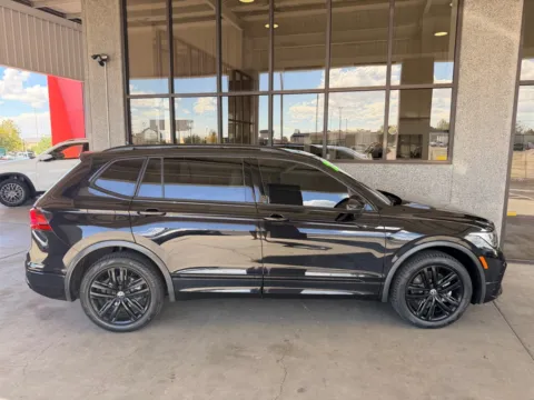 Another view of 2022 VOLKSWAGEN TIGUAN SE R-LINE BLACK for sale in Albuquerque, NM at 712 Auto Sales
