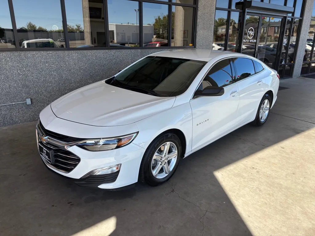 White 2023 CHEVROLET MALIBU LS for sale in Albuquerque, NM
