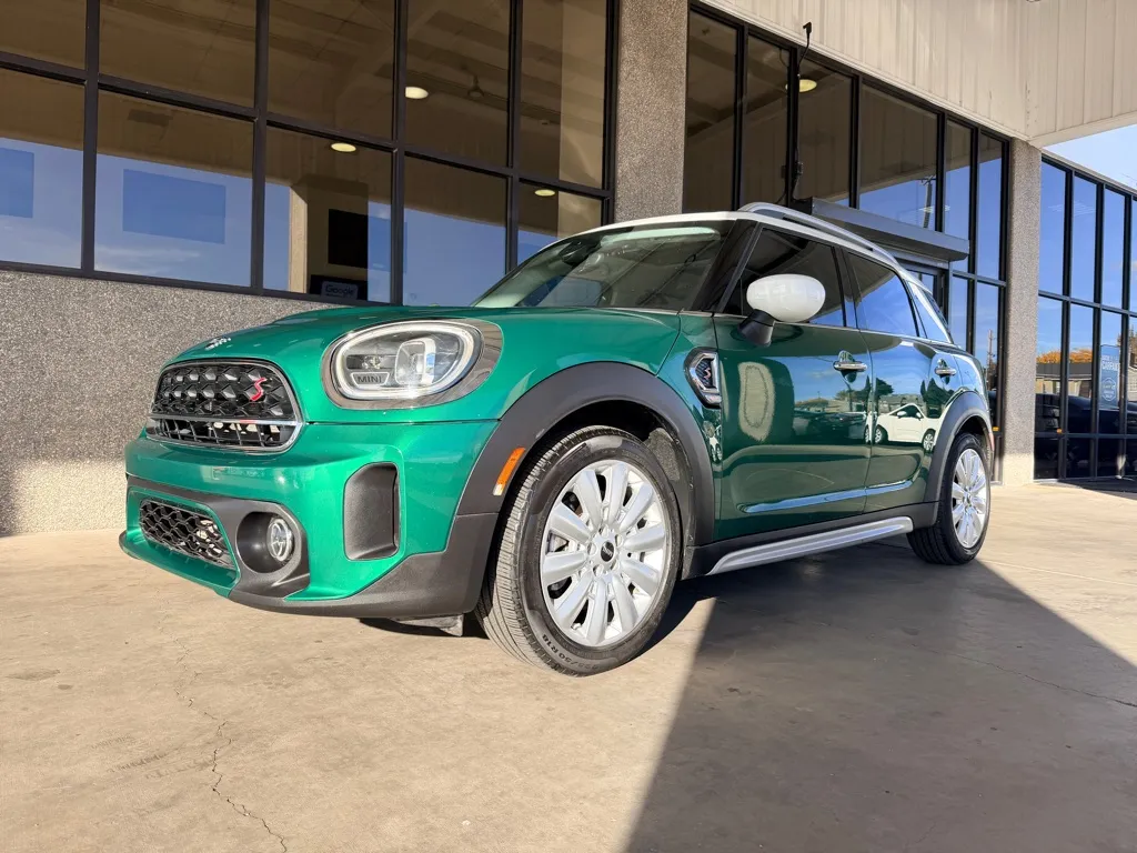 2022 MINI Countryman S's photo