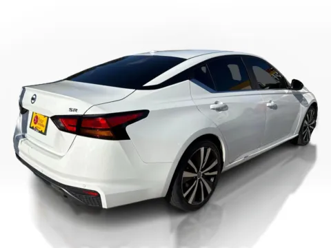 More photos of 2021 Nissan Altima 2.5 SR Sedan at 5 Star Auto Plaza - St. Charles, MO