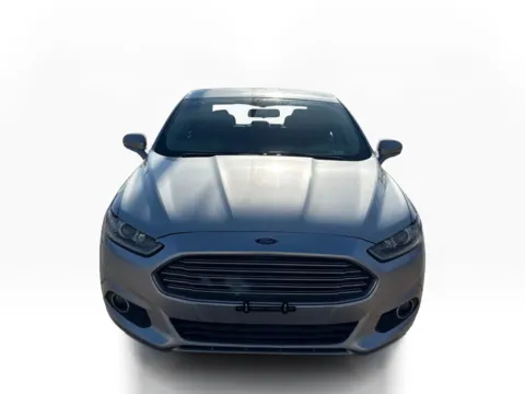 Photos of 2016 Ford Fusion 4d Sedan SE 2.5L for sale in Saint Charles, MO at 5 Star Auto Plaza - St. Charles