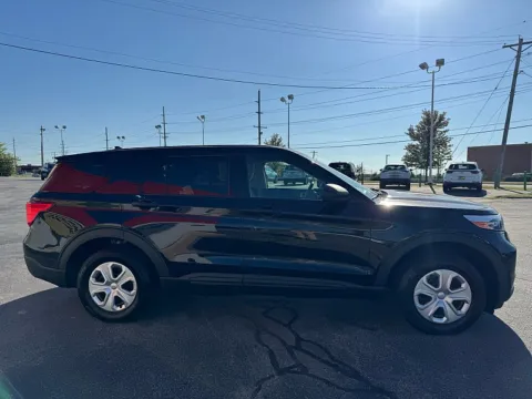 Another view of 2022 Ford Explorer Base 4WD for sale in Saint Charles, MO at 5 Star Auto Plaza - St. Charles