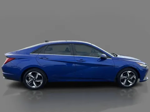 More photos of 2022 Hyundai Elantra Limited IVT at 5 Star Auto Plaza - St. Charles, MO