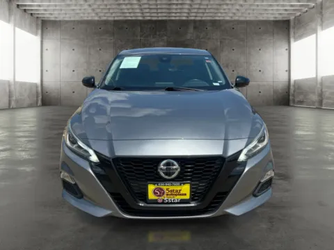 Photos of 2020 Nissan Altima 4d Sedan FWD 2.5L SR for sale in Saint Charles, MO at 5 Star Auto Plaza - St. Charles