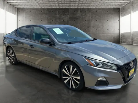 Another view of 2020 Nissan Altima 4d Sedan FWD 2.5L SR for sale in Saint Charles, MO at 5 Star Auto Plaza - St. Charles