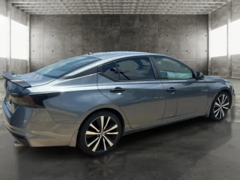 More photos of 2020 Nissan Altima 4d Sedan FWD 2.5L SR at 5 Star Auto Plaza - St. Charles, MO