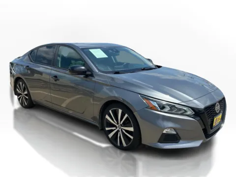 Another view of 2020 Nissan Altima 4d Sedan FWD 2.5L SR for sale in Saint Charles, MO at 5 Star Auto Plaza - St. Charles