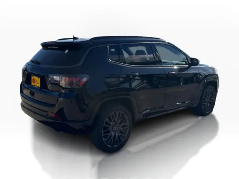 More photos of 2022 Jeep Compass High Altitude 4x4 at 5 Star Auto Plaza - St. Charles, MO