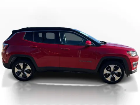 More photos of 2018 Jeep Compass 4d SUV FWD Latitude at 5 Star Auto Plaza - St. Charles, MO