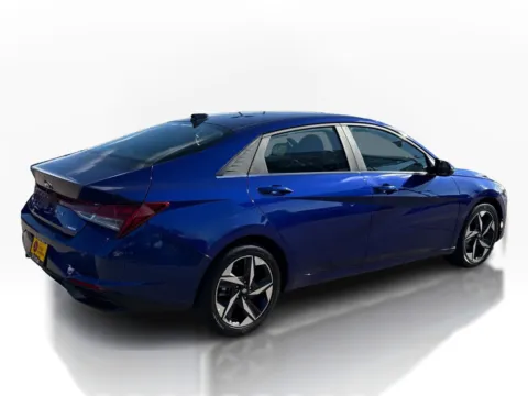 More photos of 2023 Hyundai Elantra Limited IVT at 5 Star Auto Plaza - St. Charles, MO