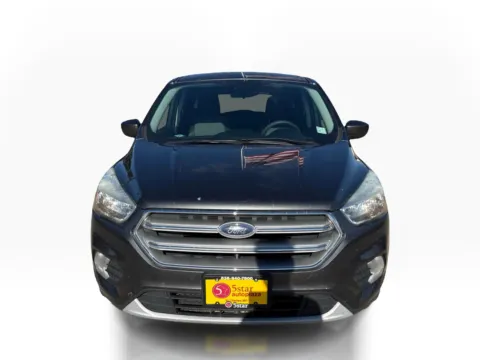 Photos of 2017 Ford Escape 4d SUV FWD SE for sale in Saint Charles, MO at 5 Star Auto Plaza - St. Charles