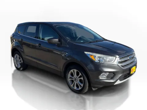 Another view of 2017 Ford Escape 4d SUV FWD SE for sale in Saint Charles, MO at 5 Star Auto Plaza - St. Charles