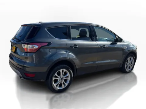 More photos of 2017 Ford Escape 4d SUV FWD SE at 5 Star Auto Plaza - St. Charles, MO