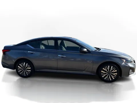 More photos of 2024 Nissan Altima 2.5 SV Sedan at 5 Star Auto Plaza - St. Charles, MO