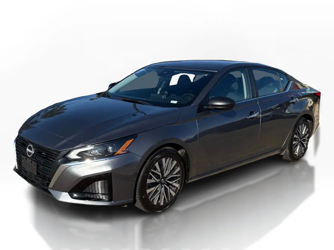 2024 Nissan Altima SV's photo