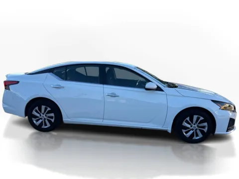 More photos of 2023 Nissan Altima 2.5 S Sedan at 5 Star Auto Plaza - St. Charles, MO