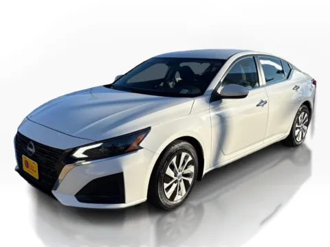 White 2023 Nissan Altima 2.5 S Sedan for sale in Saint Charles, MO