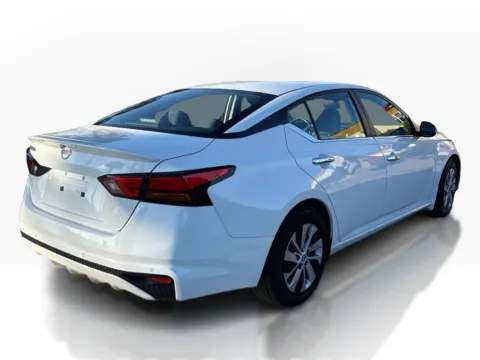 More photos of 2023 Nissan Altima 2.5 S Sedan at 5 Star Auto Plaza - St. Charles, MO