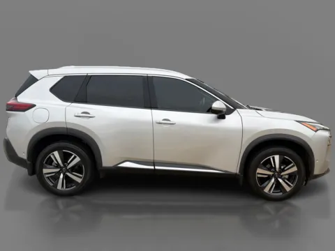 More photos of 2022 Nissan Rogue AWD SL at 5 Star Auto Plaza - St. Charles, MO