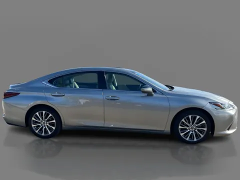 More photos of 2020 Lexus ES 350 FWD at 5 Star Auto Plaza - St. Charles, MO